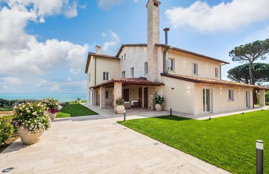 Para venda Moradia Mar Pesaro Marche